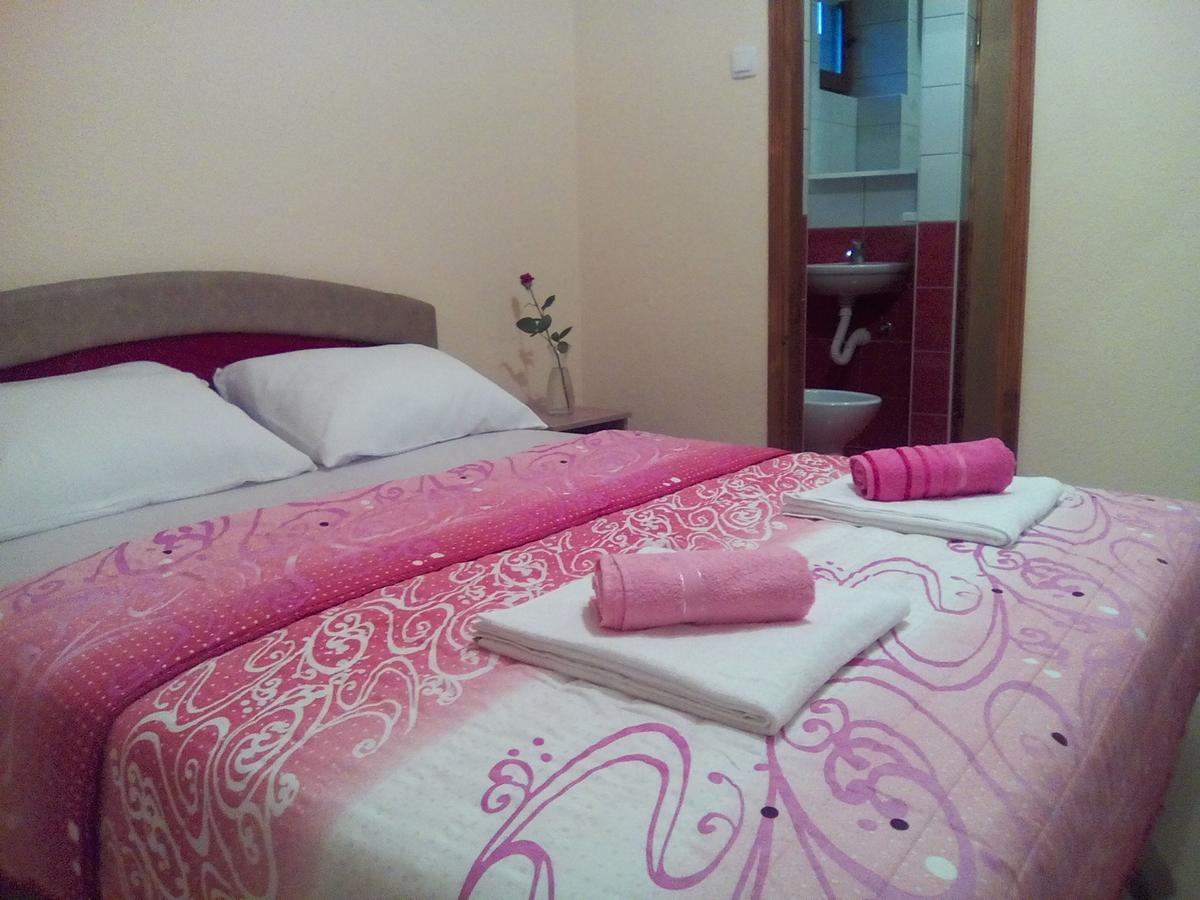 Apartmani Sara Trebinje Exterior foto