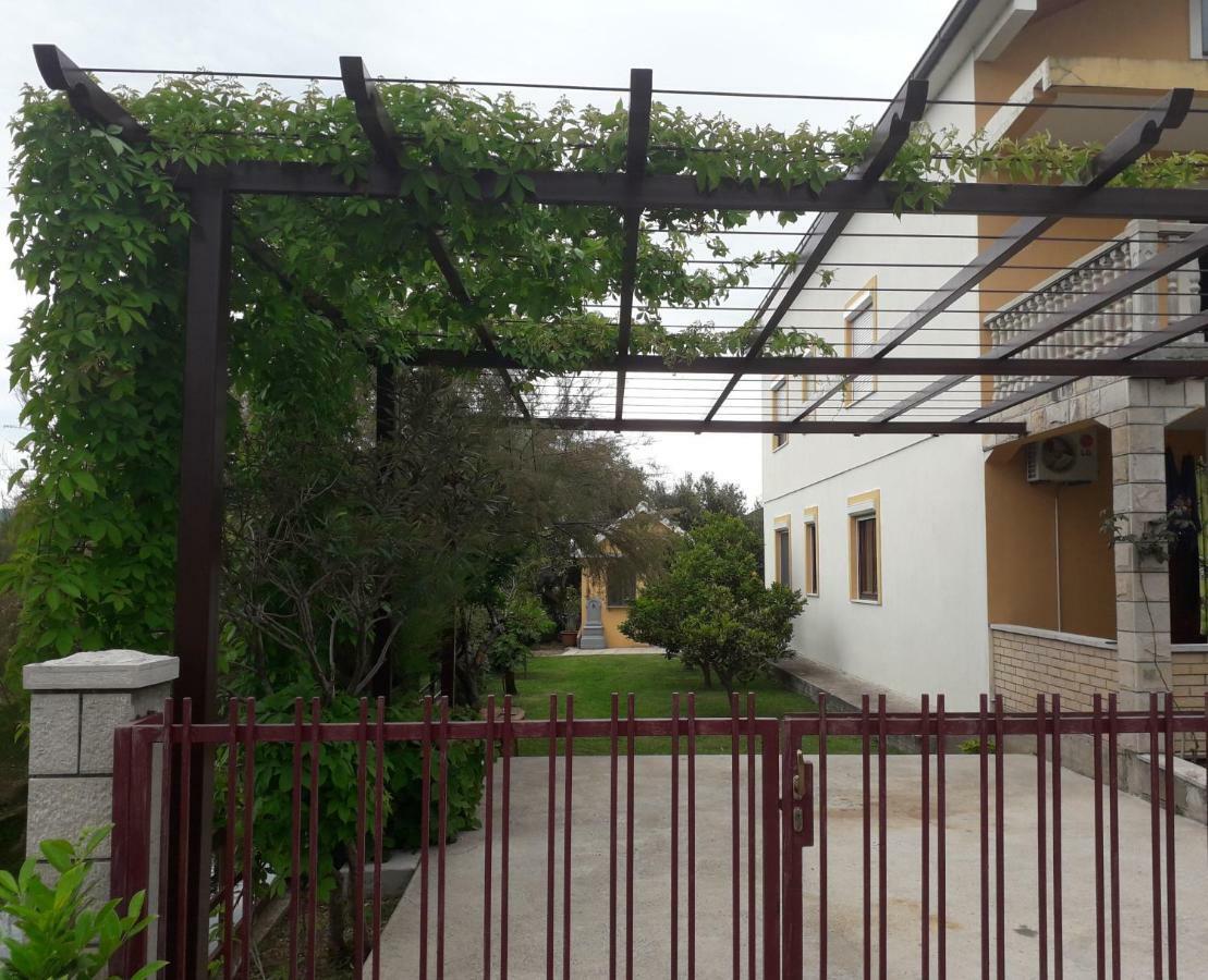 Apartmani Sara Trebinje Exterior foto